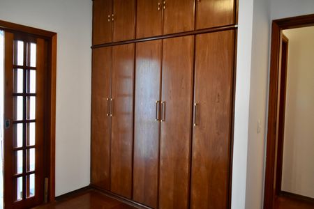 Casa à venda com 140m², 3 quartos e 2 vagasQuarto 2