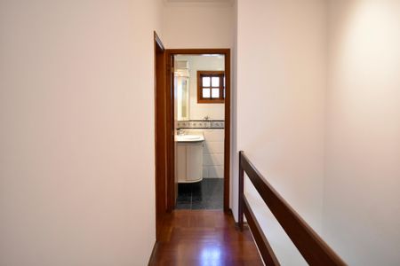 Casa à venda com 140m², 3 quartos e 2 vagasCorredor