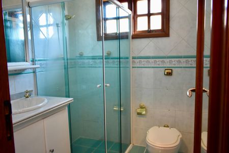 Casa à venda com 140m², 3 quartos e 2 vagasBanheiro da Suíte