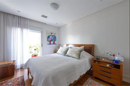 Apartamento à venda com 166m², 3 quartos e 3 vagasFoto 01
