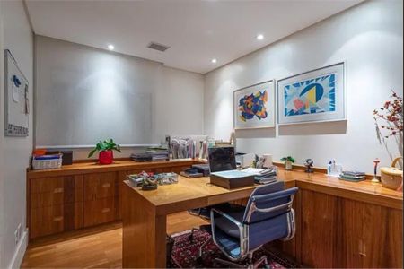 Apartamento à venda com 166m², 3 quartos e 3 vagasFoto 01