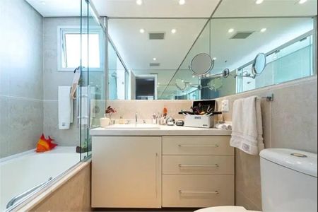 Apartamento à venda com 166m², 3 quartos e 3 vagasFoto 01