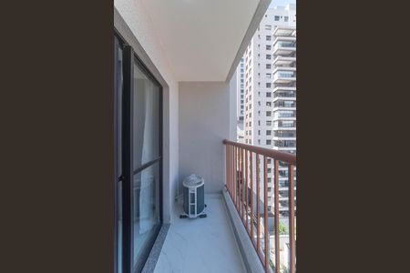 Studio para alugar com 26m², 1 quarto e sem vaga Studio para alugar com 26m², 1 quarto e sem vagaVaranda