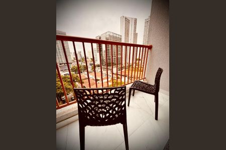 Varanda de kitnet/studio à venda com 1 quarto, 26m² em Jardim das Acacias, São Paulo