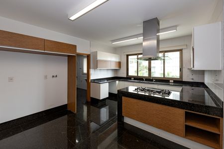 Apartamento para alugar com 337m², 3 quartos e 4 vagas Apartamento para alugar com 337m², 3 quartos e 4 vagasCozinha