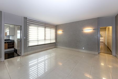 Apartamento para alugar com 337m², 3 quartos e 4 vagas Apartamento para alugar com 337m², 3 quartos e 4 vagasSala