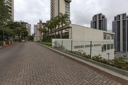 Apartamento para alugar com 337m², 3 quartos e 4 vagas Apartamento para alugar com 337m², 3 quartos e 4 vagasFachada