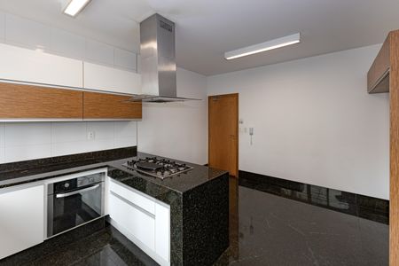 Apartamento para alugar com 337m², 3 quartos e 4 vagas Apartamento para alugar com 337m², 3 quartos e 4 vagasCozinha
