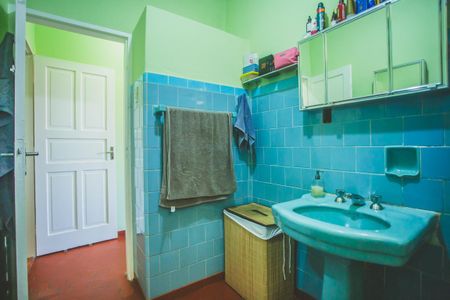 Casa à venda com 120m², 3 quartos e 1 vaga Casa à venda com 120m², 3 quartos e 1 vagaBanheiro