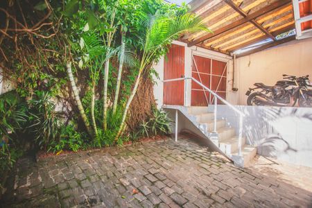 Casa à venda com 120m², 3 quartos e 1 vaga Casa à venda com 120m², 3 quartos e 1 vagaQuintal