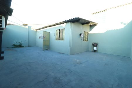 Casa para alugar com 299m², 4 quartos e 6 vagasQuintal