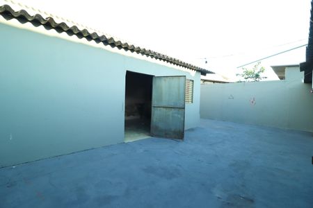 Casa para alugar com 299m², 4 quartos e 6 vagasQuintal