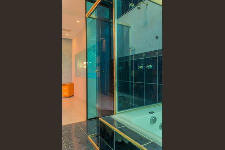 Casa à venda com 210m², 3 quartos e 4 vagasBanheiro da Suíte 1