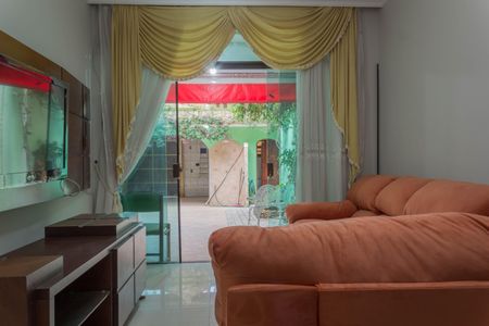 Casa à venda com 210m², 3 quartos e 4 vagasSala