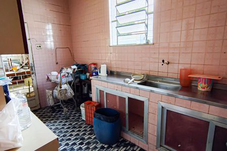 Casa à venda com 400m², 2 quartos e 3 vagascozinha