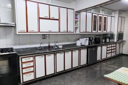 Casa de condomínio para alugar com 722m², 5 quartos e 5 vagas Casa de condomínio para alugar com 722m², 5 quartos e 5 vagasCozinha