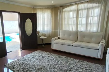 Casa de condomínio para alugar com 722m², 5 quartos e 5 vagas Casa de condomínio para alugar com 722m², 5 quartos e 5 vagasSala