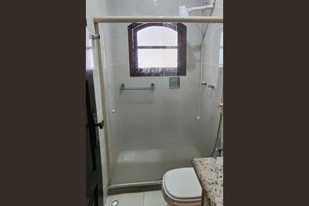 Casa de condomínio para alugar com 722m², 5 quartos e 5 vagas Casa de condomínio para alugar com 722m², 5 quartos e 5 vagasBanheiro Social 2