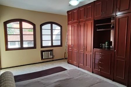 Casa de condomínio para alugar com 722m², 5 quartos e 5 vagas Casa de condomínio para alugar com 722m², 5 quartos e 5 vagasSuíte 3