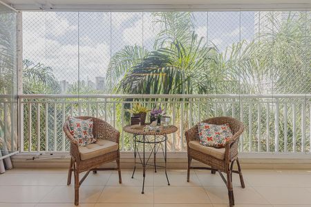 Apartamento à venda com 120m², 3 quartos e 2 vagasVaranda