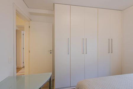 Apartamento à venda com 120m², 3 quartos e 2 vagasQuarto 2