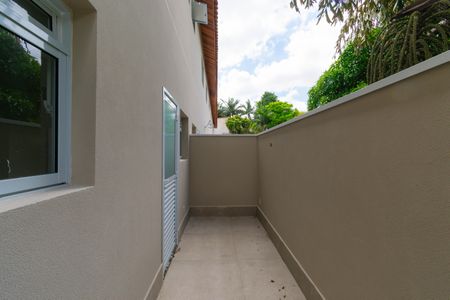 Casa de condomínio à venda com 76m², 2 quartos e 2 vagasQuintal