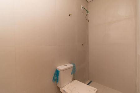 Casa de condomínio à venda com 76m², 2 quartos e 2 vagasBanheiro da Suíte 1