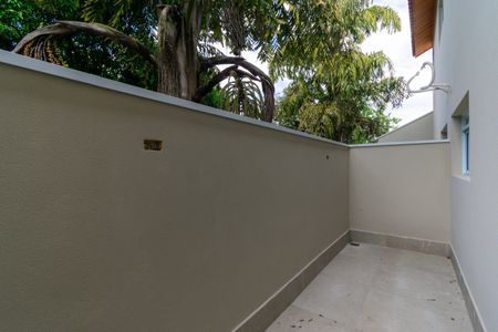 Casa de condomínio à venda com 76m², 2 quartos e 2 vagasQuintal