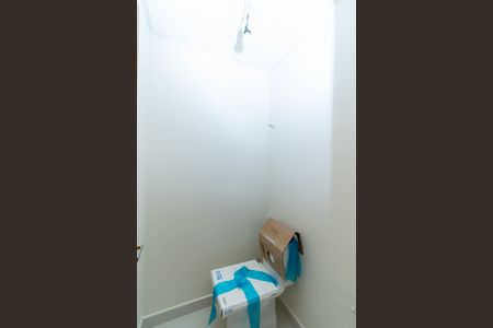 Casa de condomínio à venda com 76m², 2 quartos e 2 vagasLavabo