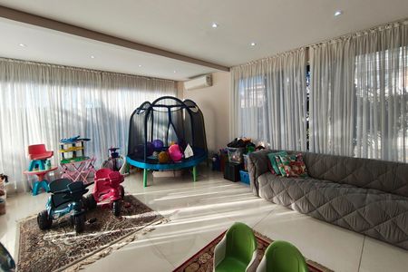 Casa de condomínio à venda com 381m², 4 quartos e 4 vagasÁrea gourmet