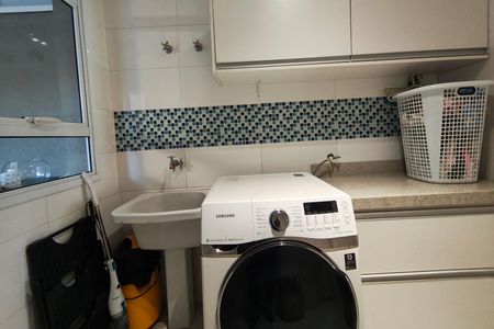 Casa de condomínio à venda com 381m², 4 quartos e 4 vagasÁrea de Serviço