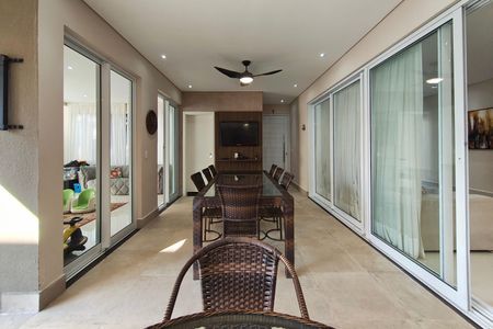 Casa de condomínio à venda com 381m², 4 quartos e 4 vagasÁrea gourmet