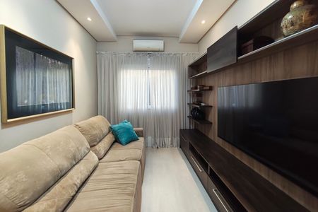 Casa de condomínio à venda com 381m², 4 quartos e 4 vagasSala de TV