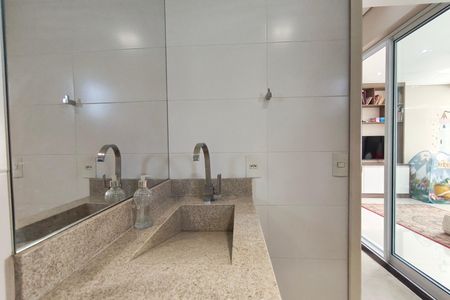 Casa de condomínio à venda com 381m², 4 quartos e 4 vagasBanheiro da Área gourmet