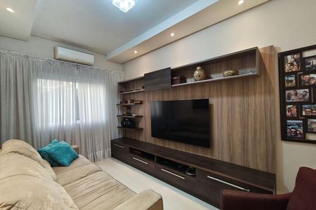 Casa de condomínio à venda com 381m², 4 quartos e 4 vagasSala de TV