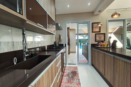 Casa de condomínio à venda com 381m², 4 quartos e 4 vagasCozinha