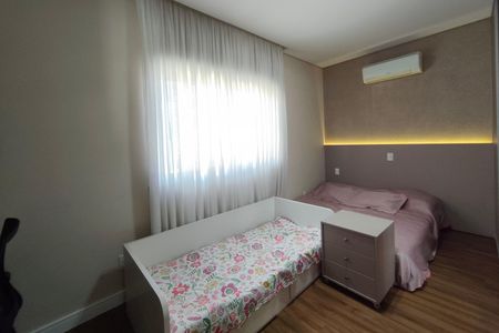 Casa de condomínio à venda com 381m², 4 quartos e 4 vagasQuarto Suíte