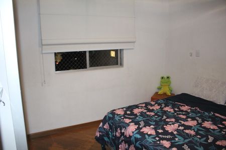 Apartamento à venda com 240m², 4 quartos e 2 vagasQuarto 2