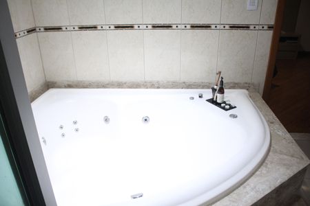 Apartamento à venda com 240m², 4 quartos e 2 vagasBanheiro da Suíte