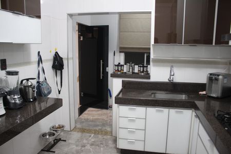 Apartamento à venda com 240m², 4 quartos e 2 vagasCozinha