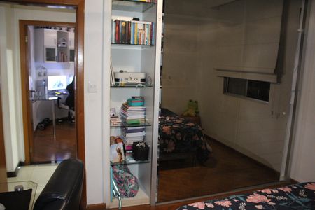 Apartamento à venda com 240m², 4 quartos e 2 vagasQuarto 2