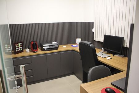 Apartamento à venda com 240m², 4 quartos e 2 vagasEscritório