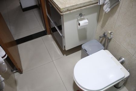 Apartamento à venda com 240m², 4 quartos e 2 vagasBanheiro Social