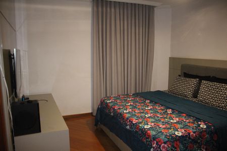 Apartamento à venda com 240m², 4 quartos e 2 vagasSuíte