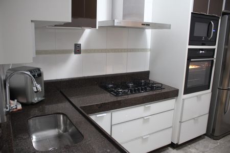Apartamento à venda com 240m², 4 quartos e 2 vagasCozinha