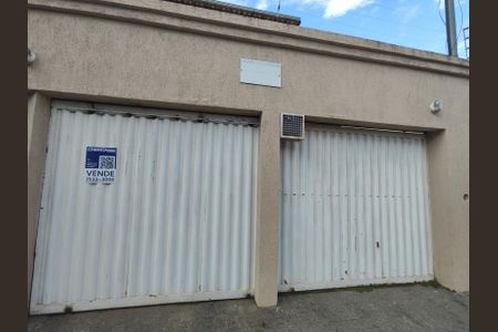 Casa à venda com 190m², 3 quartos e 2 vagasplaquinha