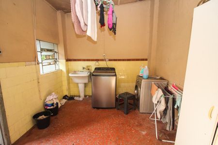 Casa à venda com 280m², 4 quartos e 6 vagasÁrea de Serviço