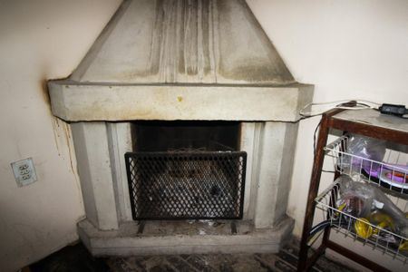 Casa à venda com 280m², 4 quartos e 6 vagasDetalhe da sala - Lareira