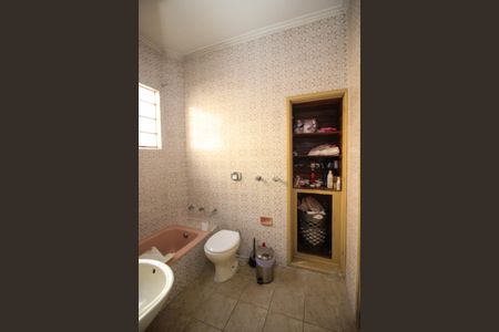 Casa à venda com 280m², 4 quartos e 6 vagasBanheiro