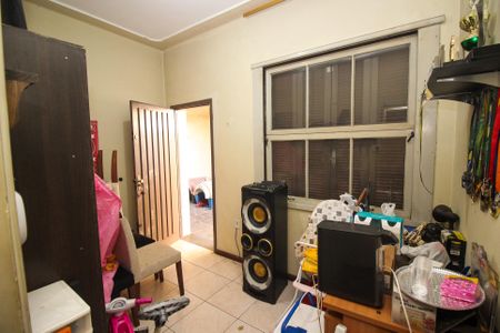 Casa à venda com 280m², 4 quartos e 6 vagasEscritório